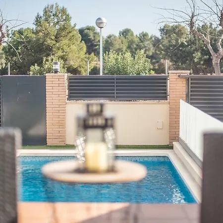 Holiday home Private Pool & Jacuzzi *